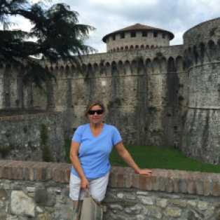 @travelwithlisa Lisa Vogele at Fortezza Firmafede, Sarzana, Italy