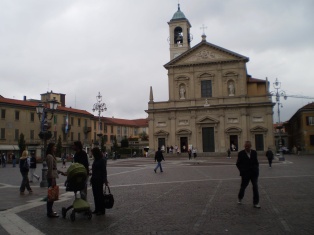Saronno Piazza and Church of Saints Peter & Paul